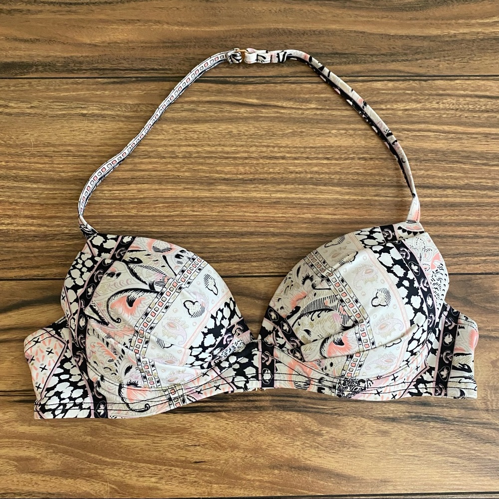 Pink, White, & Black Paisley Bikini Top👙